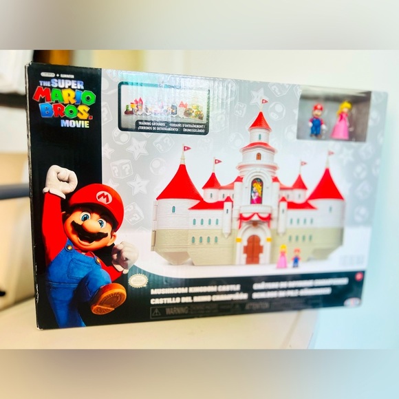 Super Mario Bros Mushroom Kingdom Castle Playset w/ Mini Mario and Peach Figure - Picture 1 of 5